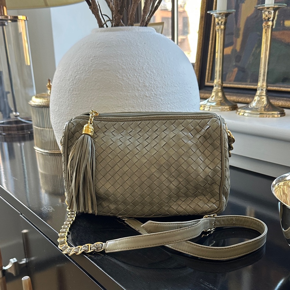 Vintage Dinoffer Woven Leather Handbag 10”x 6.5” x 2.5”